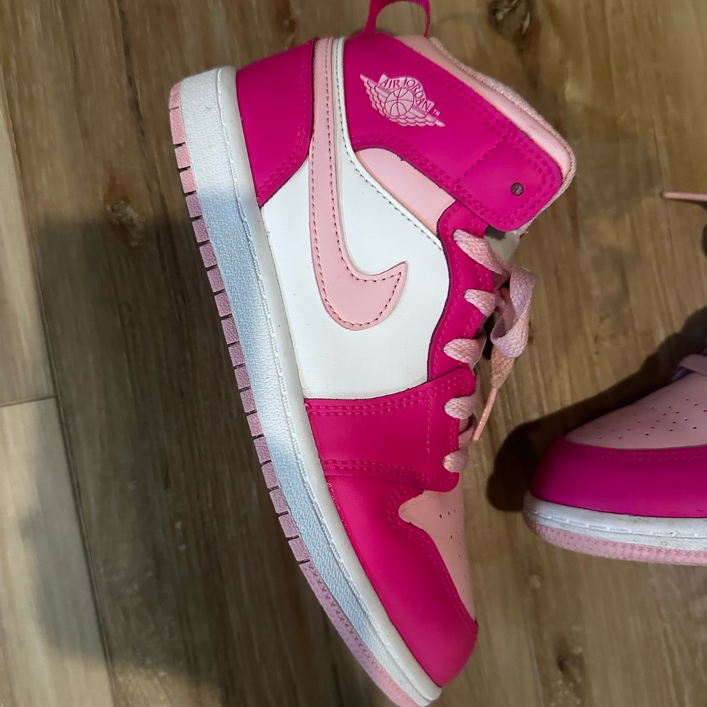 Nike air Jordan girls high tops, size 3. EUC - Picture 5 of 7